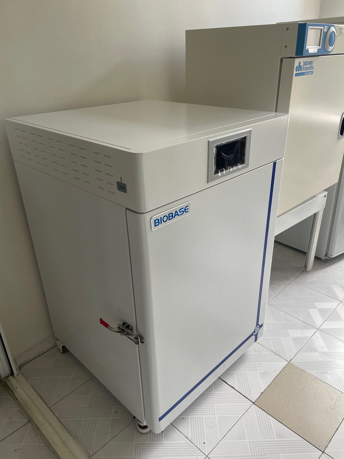 Установка СО2 инкубаторов Biobase Biotech Co.,Ltd (Китай)